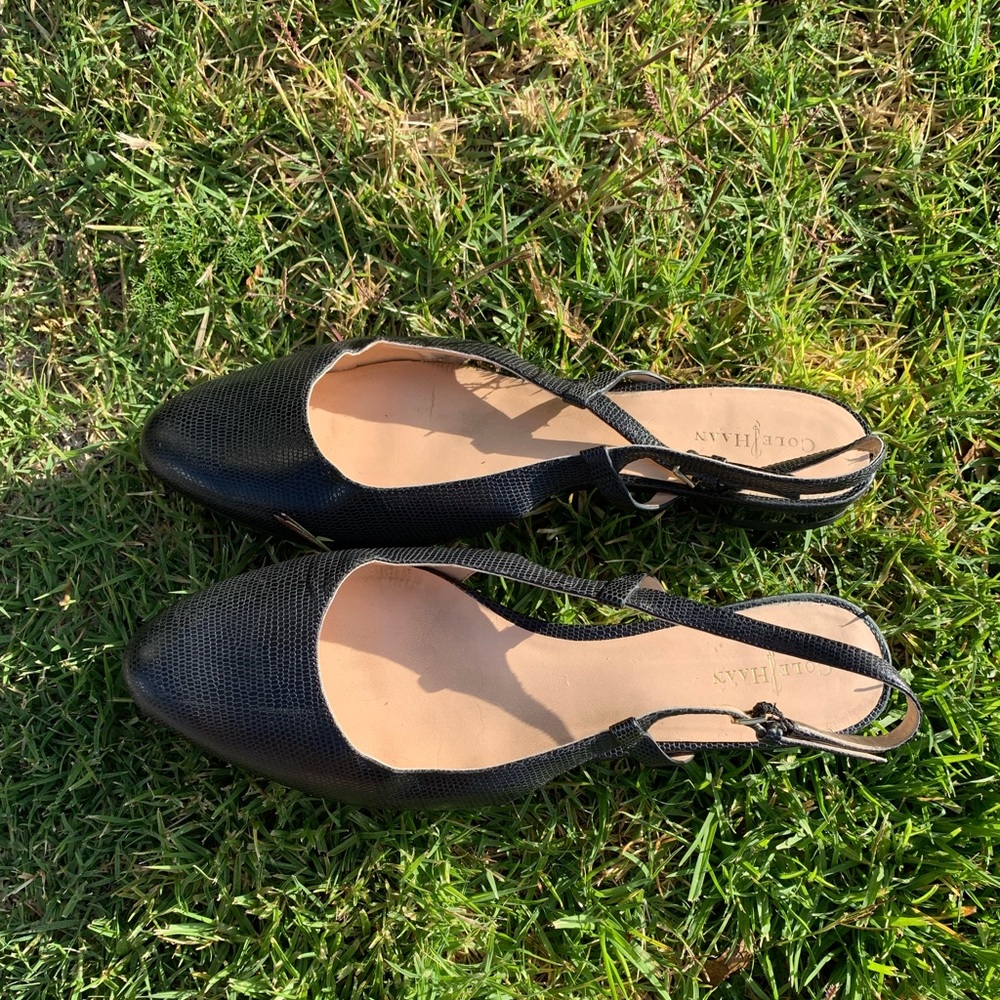 Cole Haan flats🖤